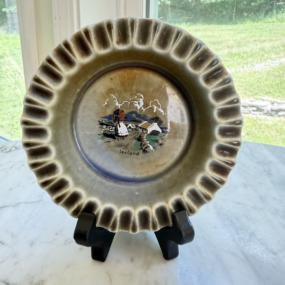 VTG MCM Irish Porcelain Ashtray‎ Ireland Ruffle Edge Trinket Jewelry Dish 4.75"